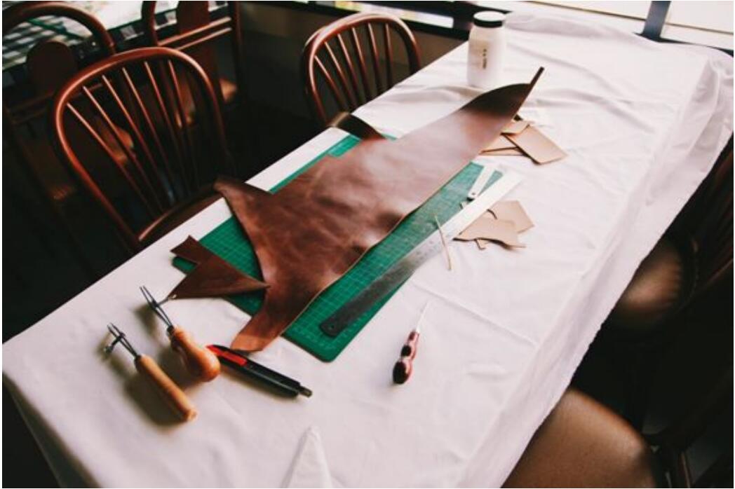 极致触感来袭,凌放演绎皮革之美